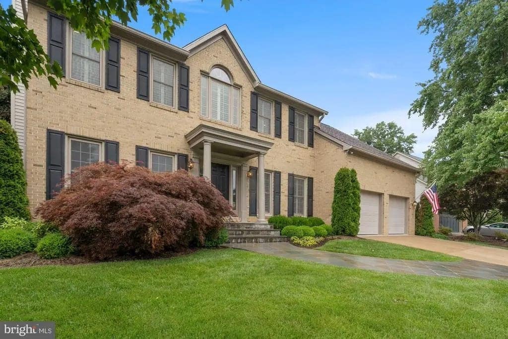 8312 Rampart Court